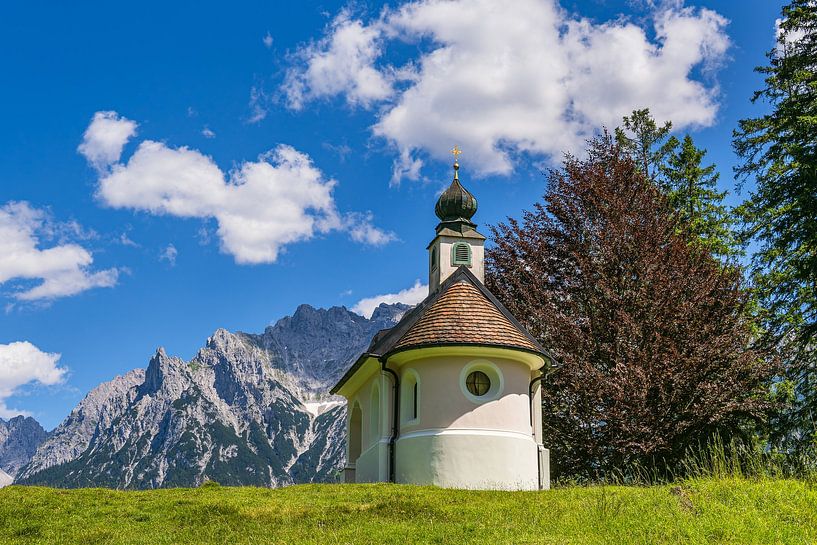 La chapelle Maria Königin au lac Lautersee près de Mittenwald par Rico Ködder