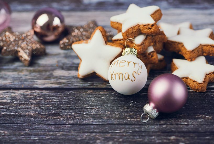 Zimtsterne und Weihnachtsdeko von C. Nass