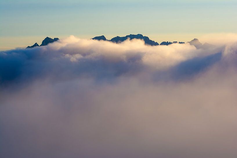 Kaiser Mountains in the fog by Martin Wasilewski
