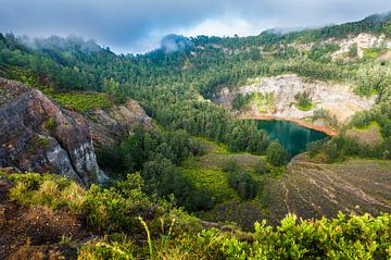 Magisch kratermeer Kelimutu, magical vulcano lake van Corrine Ponsen