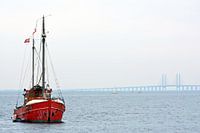 The Bridge. Son Bridge. Broen. Source. Navire au premier plan. Copenhague. Le port.