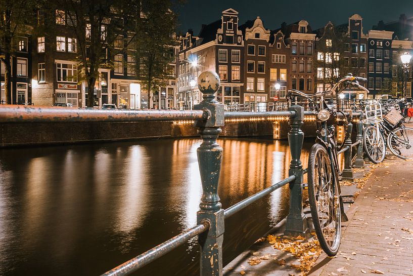 Bike by the canal von Brian Sweet