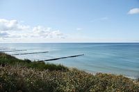 Ce bleu : Sur la rive escarpée près de Wustrow sur Fischland-Darss-Zingst.