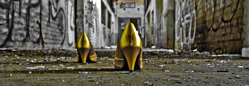 Pumps in an industrial wasteland (wide-screen photo) by Norbert Sülzner