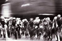 Wielerpeloton komt uit de bocht