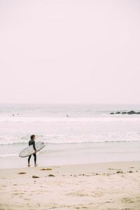 Surfer in LA von Patrycja Polechonska