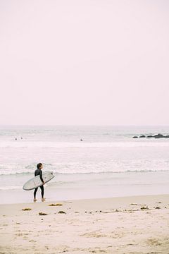 Surfer in LA by Patrycja Polechonska