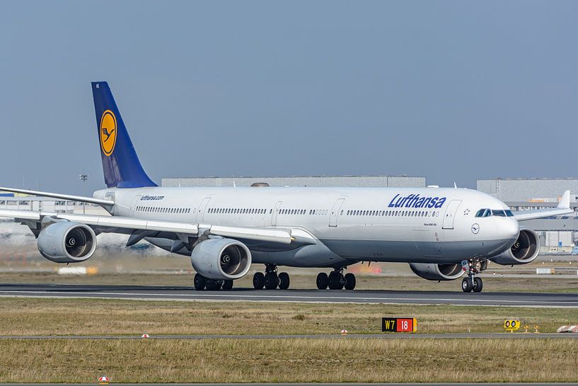 Décollage de l'Airbus A340-600 de Lufthansa (D-AIHX). par Jaap van den Berg