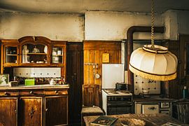 Verlassene Vintage Küche von InfiniteArtLabs