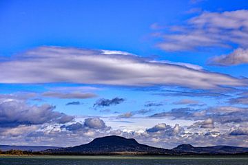 Vredige uitgestrektheid - Balatonmeer in het licht