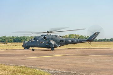 Mil Mi-24P Hind de l'armée de l'air hongroise. sur Jaap van den Berg