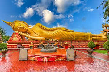 Buddha on the way to Nirvana by resuimages
