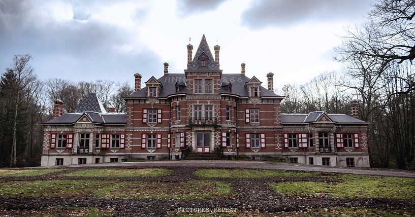 Hof ter Laken(Booischot) by Robbe Peeters