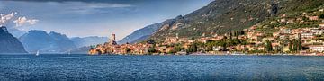 Gardasee bei Malcesine als weites XXL Panorama