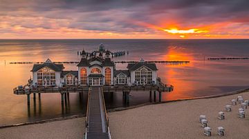 Zonsopkomst Sellin Pier, Rügen, Duitsland van Henk Meijer Photography