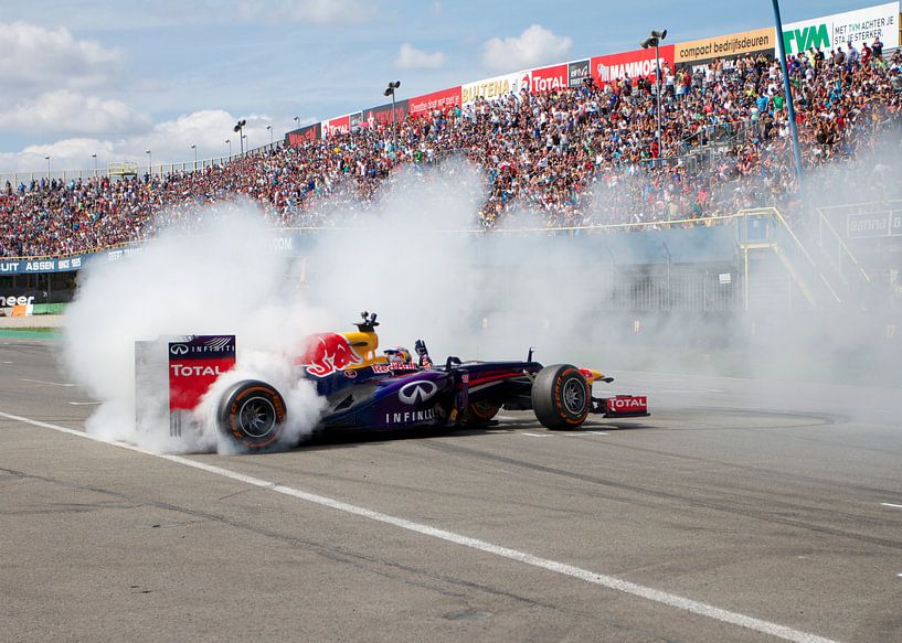 Red Bull F1 burnout: pure kracht van Thijs Schouten