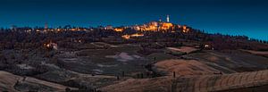 Panorama de Pienza, Toscane, à l'heure bleue