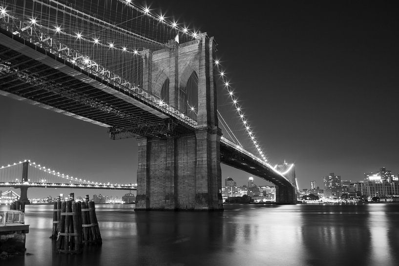 Nuit sur le pont de Brooklyn noir et blanc par l artiste JPWFoto