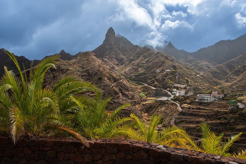 Adembenemend landschap in het Anagagebergte op het eiland Tenerife van David Esser
