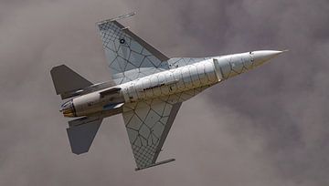Vorbeiflug des F-16 Viper-Demonstrationsteams der US-Luftwaffe. von Jaap van den Berg