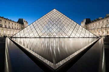 De piramide van het Louvre van Scott McQuaide