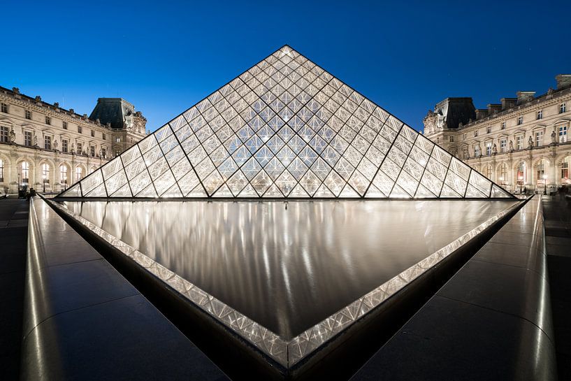 Die Louvre-Pyramide von Scott McQuaide