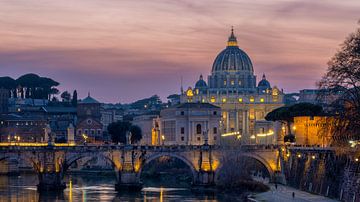 Rome, Vaticaan en Engelenbrug na een mooie zonsondergang