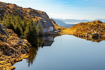 Stille am Bergsee von Fløyen