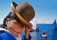 Aymara meisje met bolhoed, Bolivia van Frans Lemmens thumbnail