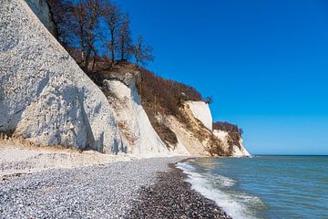 Krijtrotsen aan de kust van de Oostzee op het eiland Rügen