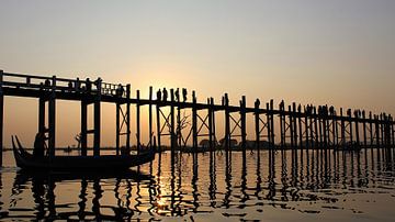 U Bein brug, Myanmar van Alfred Kempe