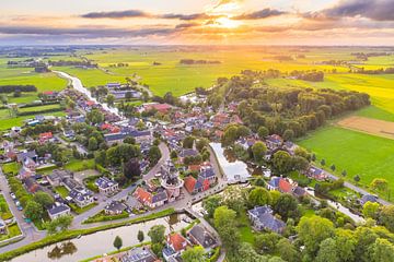 Onderdendam bij Zonsondergang van Droninger