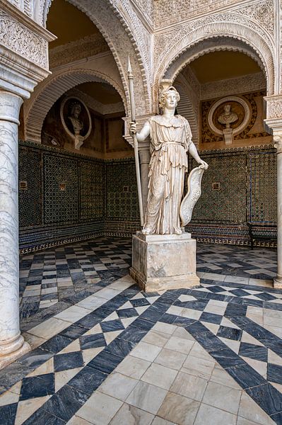Antike Statue im Innenhof der Casa de Pilatos von Alexander Baumann