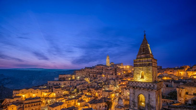 Matera - Blaue Stunde am Morgen von Teun Ruijters