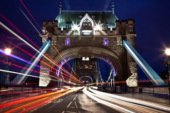 Le pont de la Tour de Londres la nuit
