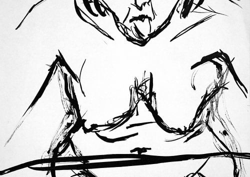 Vrouwelijk naaktmodel steekt tong uit