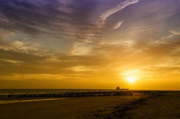 Strand bij Vlissingen tijdens een zonsondergang