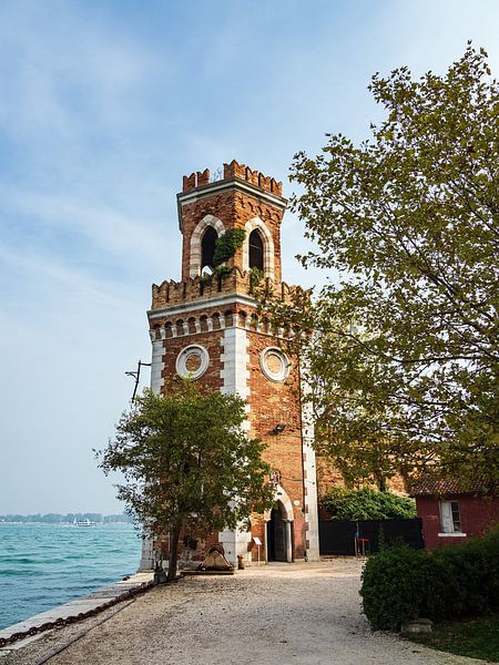 Historischer Turm in der Altstadt von Venedig in Italien von Rico Ködder
