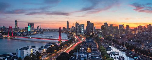Skyline Rotterdam Panorama bei Sonnenuntergang