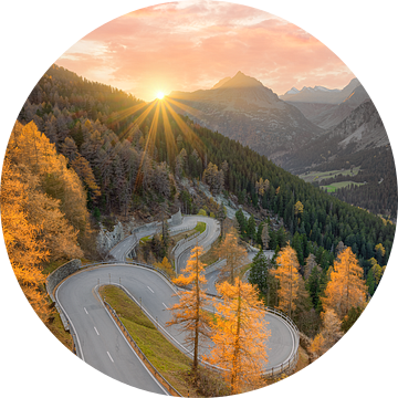 Maloja Pass in Zwitserland bij zonsondergang van Michael Valjak