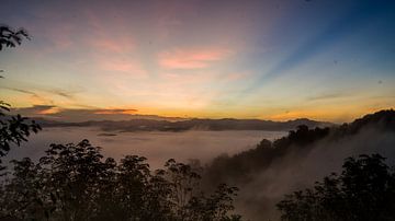 Mountain Sunrise van Raymond Gerritsen