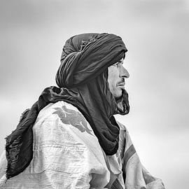 Un Berbère au Moussem de Tantan, au Maroc sur Ron van der Stappen