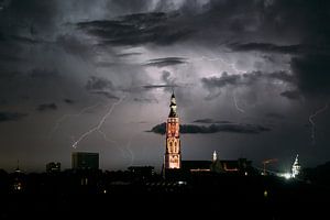 Blitzschlag mit der Großen Kirche von Breda von Desmond Berger