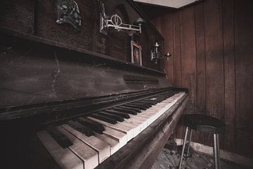 PIANO 1 by romario rondelez