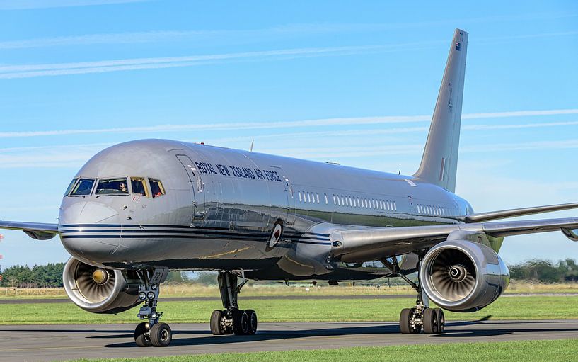 Royal New Zealand Air Force Boeing 757-200. by Jaap van den Berg