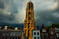 Tour de la cathédrale sous un ciel d'orage. par Ramon Mosterd Aperçu