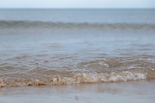 Golven aan het strand