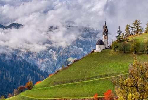 Kerk in de Dolomieten, Italië
