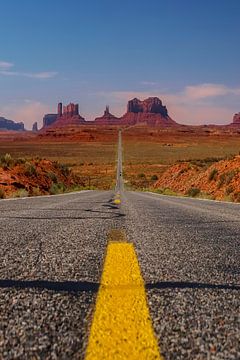 Highway 163 naar Monument Valley  van Melanie Viola