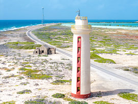 Leuchtturm an der rauen Küste von Bonaire von Thomas Röell